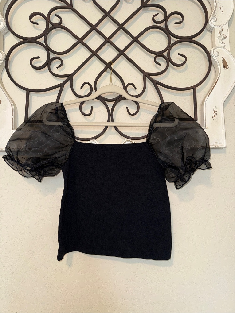 House of Harlow 1960 Black Square Neck Puff-Sleeve Crop Top